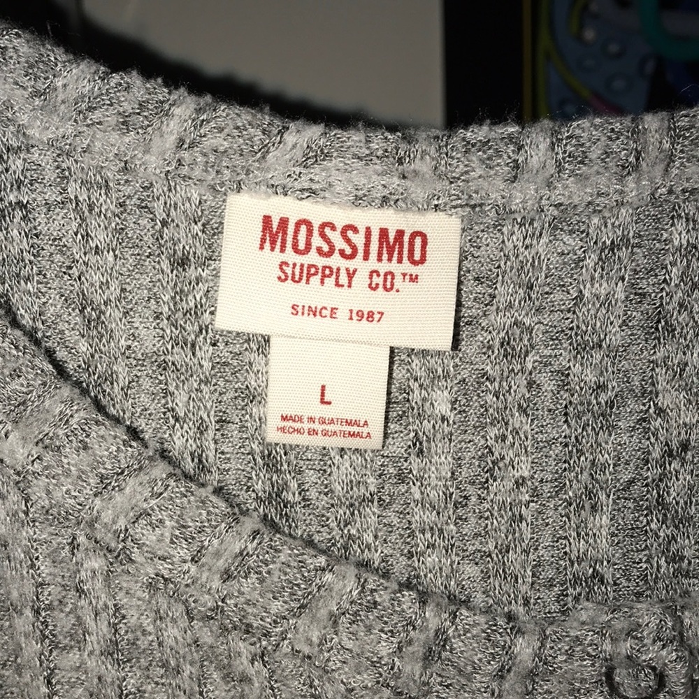 Tops - Picture 3 of 4